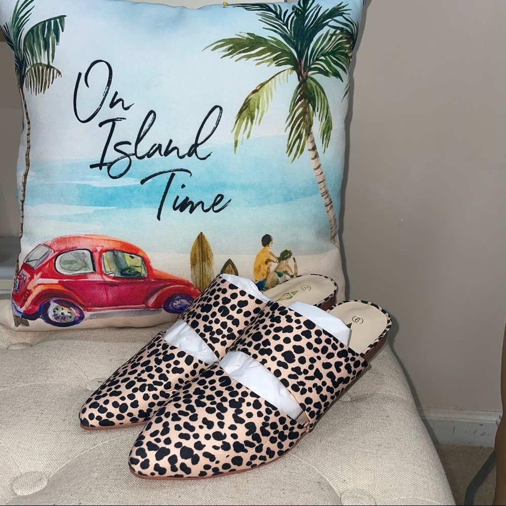 Joli Jolimall NWOB! Leopard Print Pointed Toe Mule Sandals Size 9